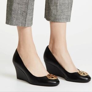 Tory Burch Chelsea Wedge Pump